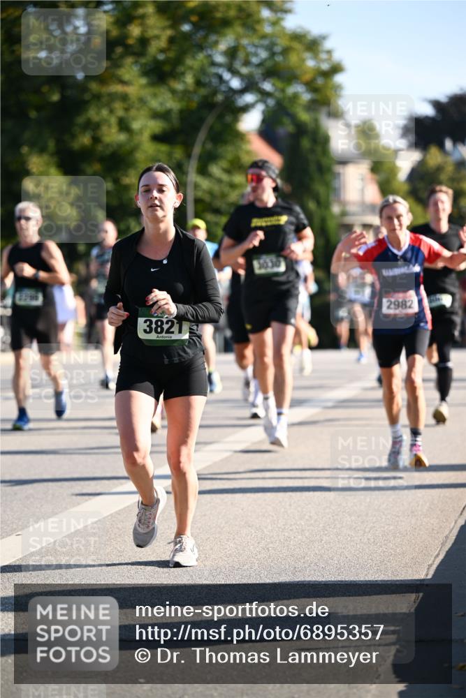 01.09.2024 - BARMER Alsterlauf Dr. Thomas Lammeyer http://msf.ph/oto/6895357 01.09.2024 09:32:43 Laufen 3821, 2982 meine-sportfotos.de