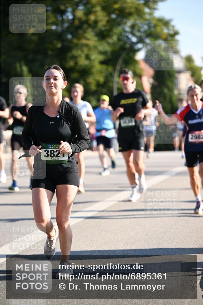 01.09.2024 - BARMER Alsterlauf Dr. Thomas Lammeyer http://msf.ph/oto/6895361 01.09.2024 09:32:43 Laufen 35, 382, 2982 meine-sportfotos.de