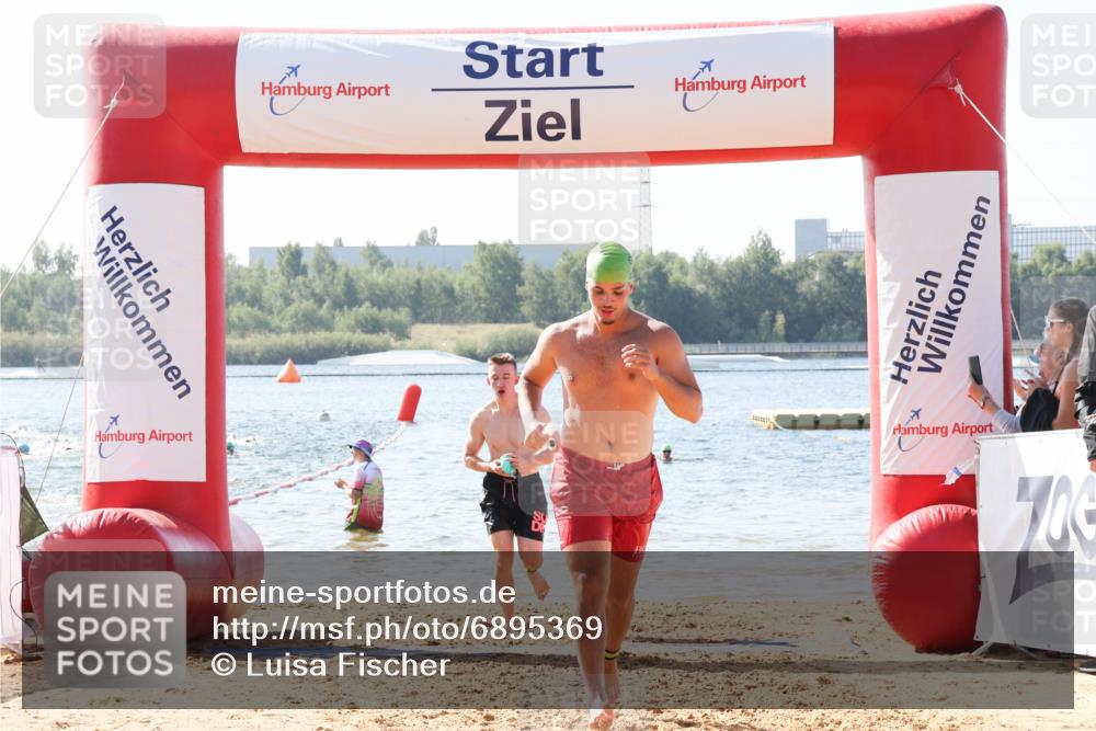 01.09.2024 - 17. Tribühne Triathlon Luisa Fischer http://msf.ph/oto/6895369 01.09.2024 11:06:25 Schwimmen 355, 369 meine-sportfotos.de