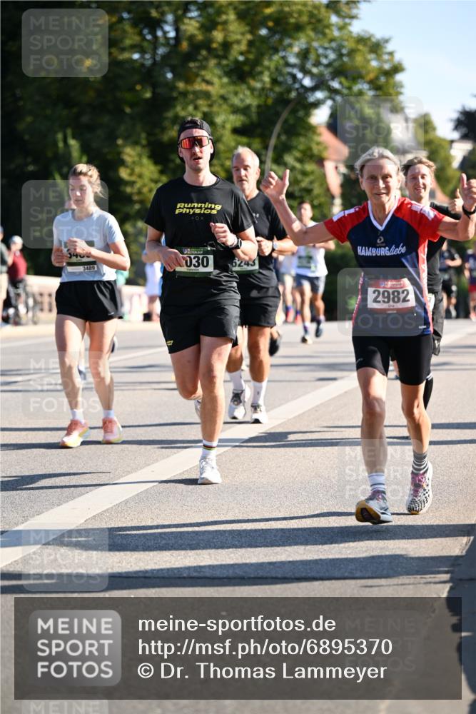 01.09.2024 - BARMER Alsterlauf Dr. Thomas Lammeyer http://msf.ph/oto/6895370 01.09.2024 09:32:44 Laufen 3489, 0, 030, 6243, 2982 meine-sportfotos.de