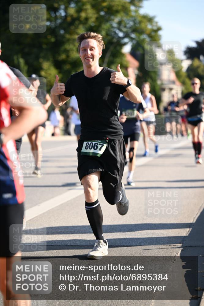 01.09.2024 - BARMER Alsterlauf Dr. Thomas Lammeyer http://msf.ph/oto/6895384 01.09.2024 09:32:46 Laufen 8067 meine-sportfotos.de