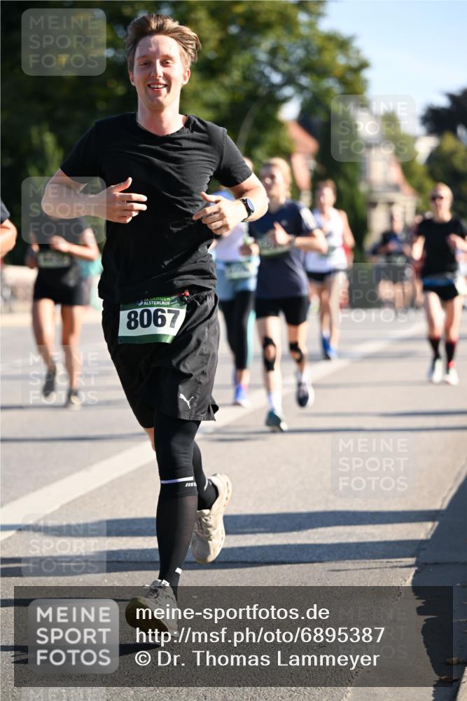 01.09.2024 - BARMER Alsterlauf Dr. Thomas Lammeyer http://msf.ph/oto/6895387 01.09.2024 09:32:47 Laufen 8067 meine-sportfotos.de