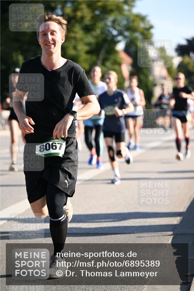 01.09.2024 - BARMER Alsterlauf Dr. Thomas Lammeyer http://msf.ph/oto/6895389 01.09.2024 09:32:47 Laufen 8067 meine-sportfotos.de