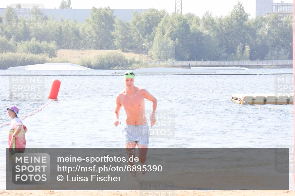 01.09.2024 - 17. Tribühne Triathlon Luisa Fischer http://msf.ph/oto/6895390 01.09.2024 11:06:57 Schwimmen 347 meine-sportfotos.de