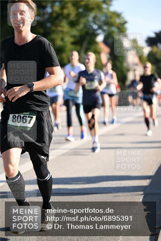 01.09.2024 - BARMER Alsterlauf Dr. Thomas Lammeyer http://msf.ph/oto/6895391 01.09.2024 09:32:47 Laufen 8067 meine-sportfotos.de