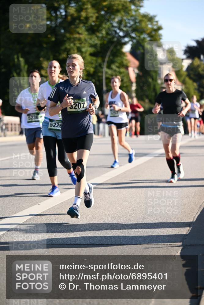 01.09.2024 - BARMER Alsterlauf Dr. Thomas Lammeyer http://msf.ph/oto/6895401 01.09.2024 09:32:48 Laufen 5226, 3207 meine-sportfotos.de