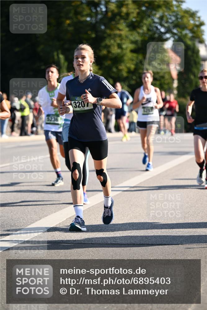 01.09.2024 - BARMER Alsterlauf Dr. Thomas Lammeyer http://msf.ph/oto/6895403 01.09.2024 09:32:48 Laufen 5236, 3207 meine-sportfotos.de
