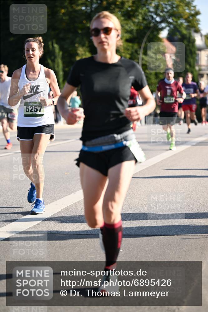 01.09.2024 - BARMER Alsterlauf Dr. Thomas Lammeyer http://msf.ph/oto/6895426 01.09.2024 09:32:50 Laufen 5257, 2004 meine-sportfotos.de