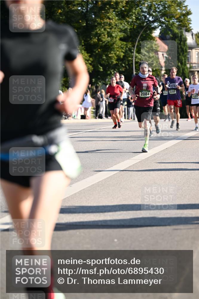 01.09.2024 - BARMER Alsterlauf Dr. Thomas Lammeyer http://msf.ph/oto/6895430 01.09.2024 09:32:51 Laufen 2084, 8350, 5007 meine-sportfotos.de