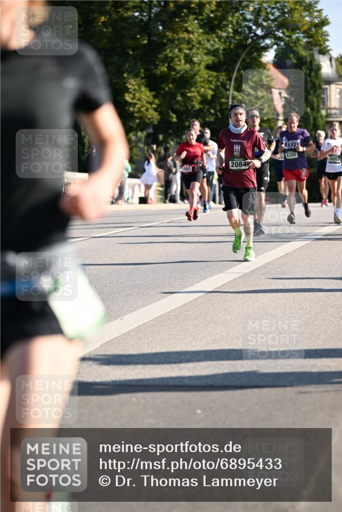 01.09.2024 - BARMER Alsterlauf Dr. Thomas Lammeyer http://msf.ph/oto/6895433 01.09.2024 09:32:51 Laufen 2084, 8350, 5007 meine-sportfotos.de