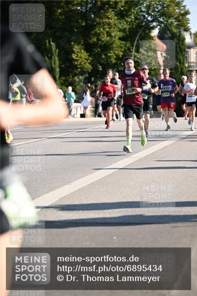 01.09.2024 - BARMER Alsterlauf Dr. Thomas Lammeyer http://msf.ph/oto/6895434 01.09.2024 09:32:51 Laufen 208, 907, 8350, 5, 07 meine-sportfotos.de