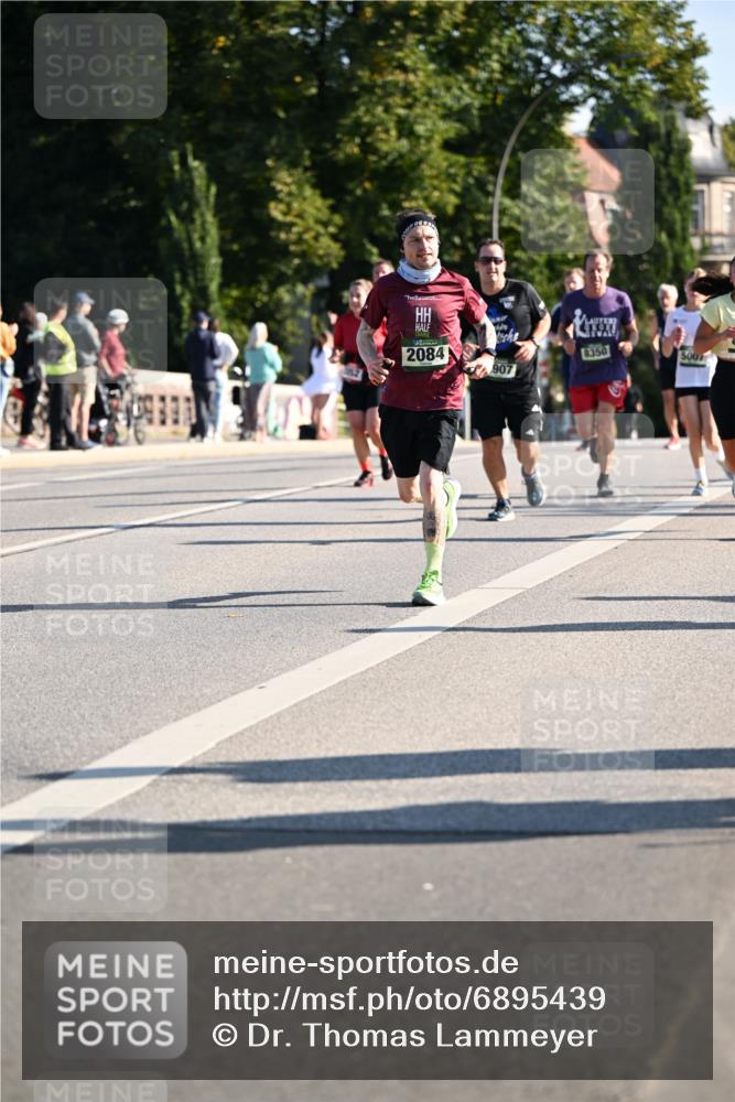 01.09.2024 - BARMER Alsterlauf Dr. Thomas Lammeyer http://msf.ph/oto/6895439 01.09.2024 09:32:51 Laufen 2084, 8350, 5007, 907 meine-sportfotos.de