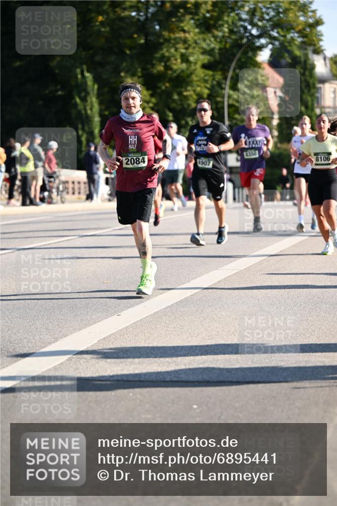 01.09.2024 - BARMER Alsterlauf Dr. Thomas Lammeyer http://msf.ph/oto/6895441 01.09.2024 09:32:52 Laufen 1350, 2084, 4907, 8106 meine-sportfotos.de
