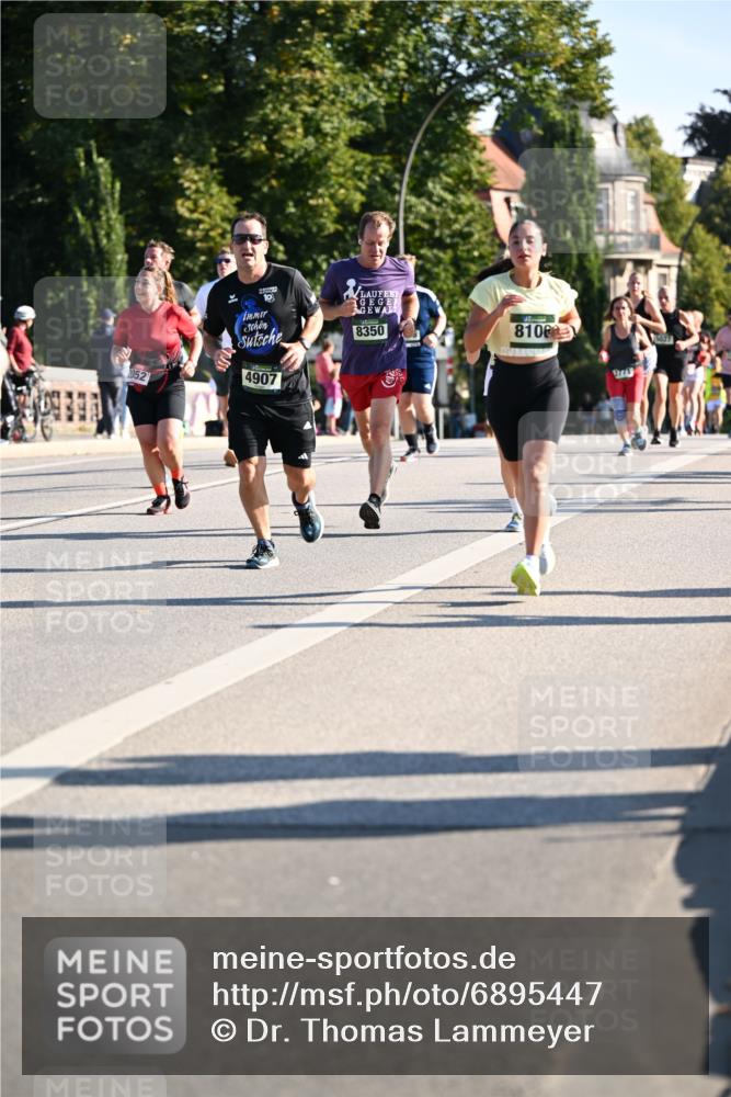 01.09.2024 - BARMER Alsterlauf Dr. Thomas Lammeyer http://msf.ph/oto/6895447 01.09.2024 09:32:53 Laufen 2052, 10, 4907, 8350, 8106, 17, 27, 5027 meine-sportfotos.de