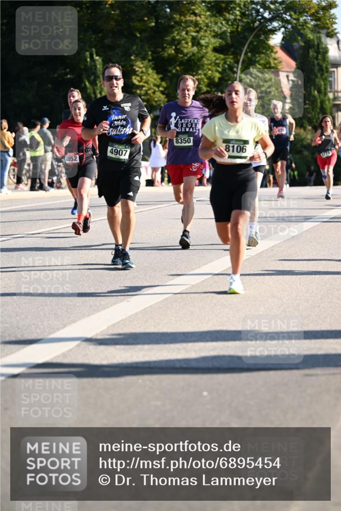 01.09.2024 - BARMER Alsterlauf Dr. Thomas Lammeyer http://msf.ph/oto/6895454 01.09.2024 09:32:53 Laufen 7, 19, 8350, 4907, 2052, 8106, 079, 2771 meine-sportfotos.de