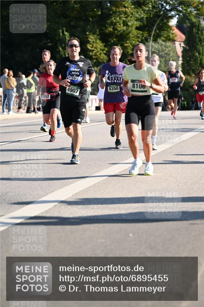 01.09.2024 - BARMER Alsterlauf Dr. Thomas Lammeyer http://msf.ph/oto/6895455 01.09.2024 09:32:54 Laufen 2052, 19, 4907, 8350, 8106, 2079 meine-sportfotos.de