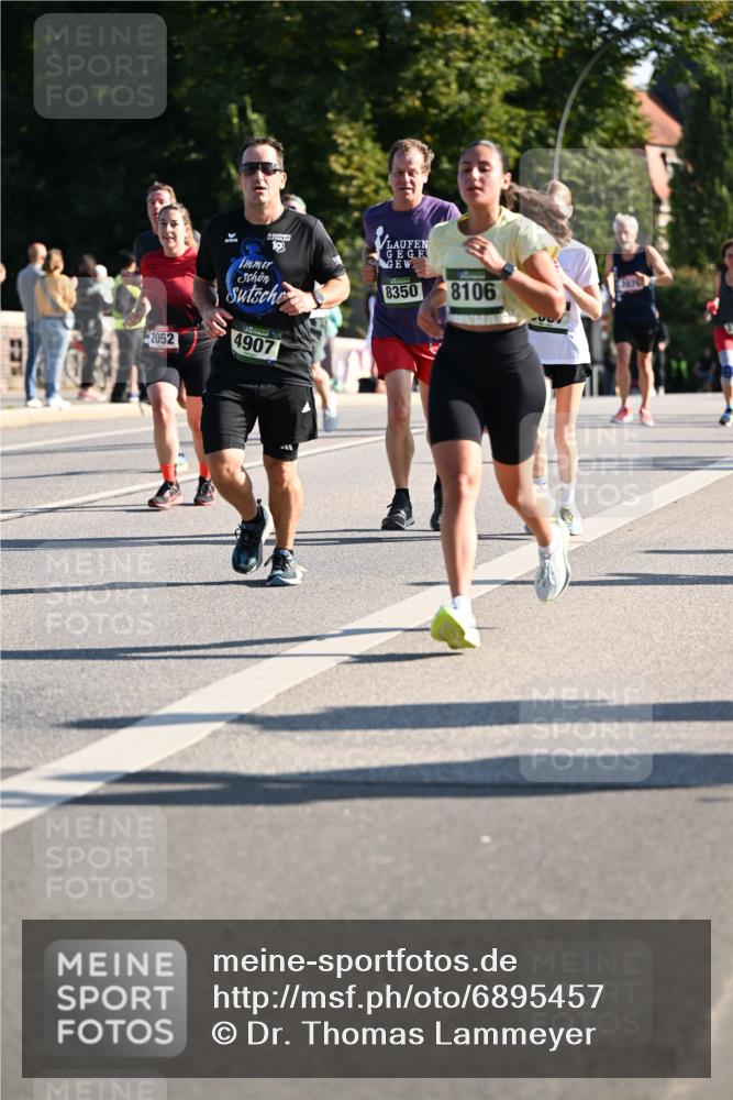 01.09.2024 - BARMER Alsterlauf Dr. Thomas Lammeyer http://msf.ph/oto/6895457 01.09.2024 09:32:54 Laufen 10, 2052, 4907, 8350, 8106, 2070 meine-sportfotos.de