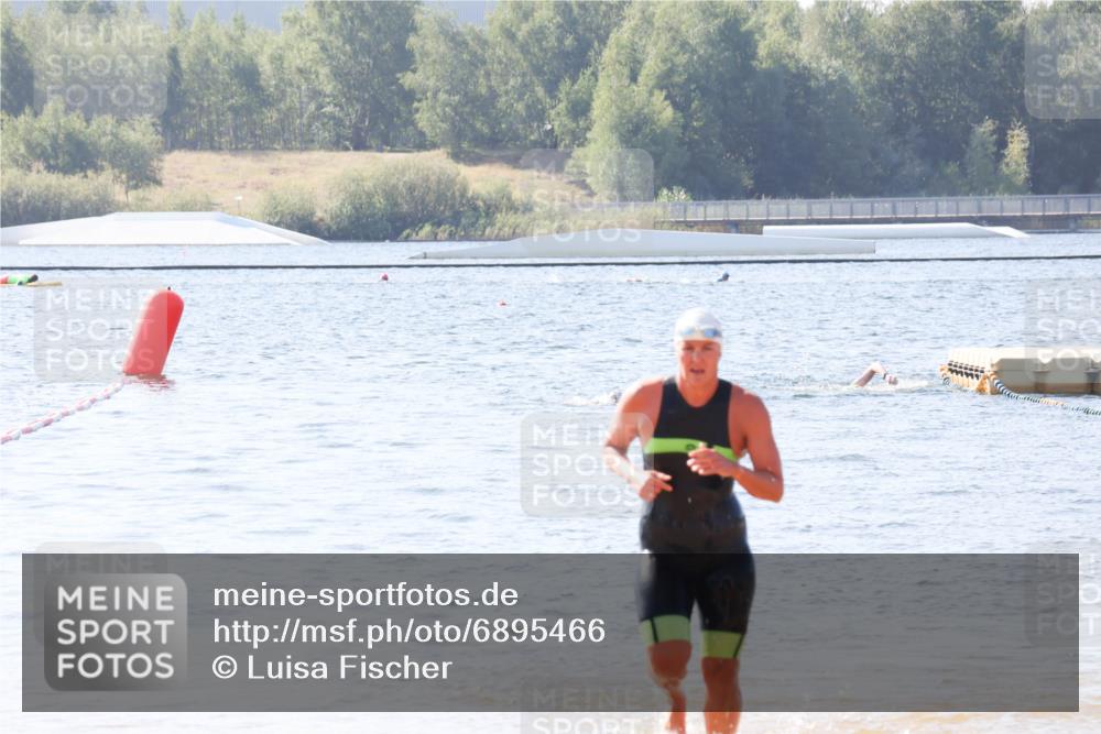 01.09.2024 - 17. Tribühne Triathlon Luisa Fischer http://msf.ph/oto/6895466 01.09.2024 11:14:29 Schwimmen 509 meine-sportfotos.de