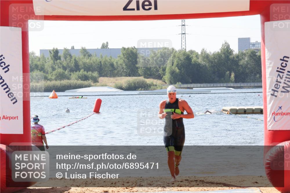 01.09.2024 - 17. Tribühne Triathlon Luisa Fischer http://msf.ph/oto/6895471 01.09.2024 11:14:31 Schwimmen 509 meine-sportfotos.de