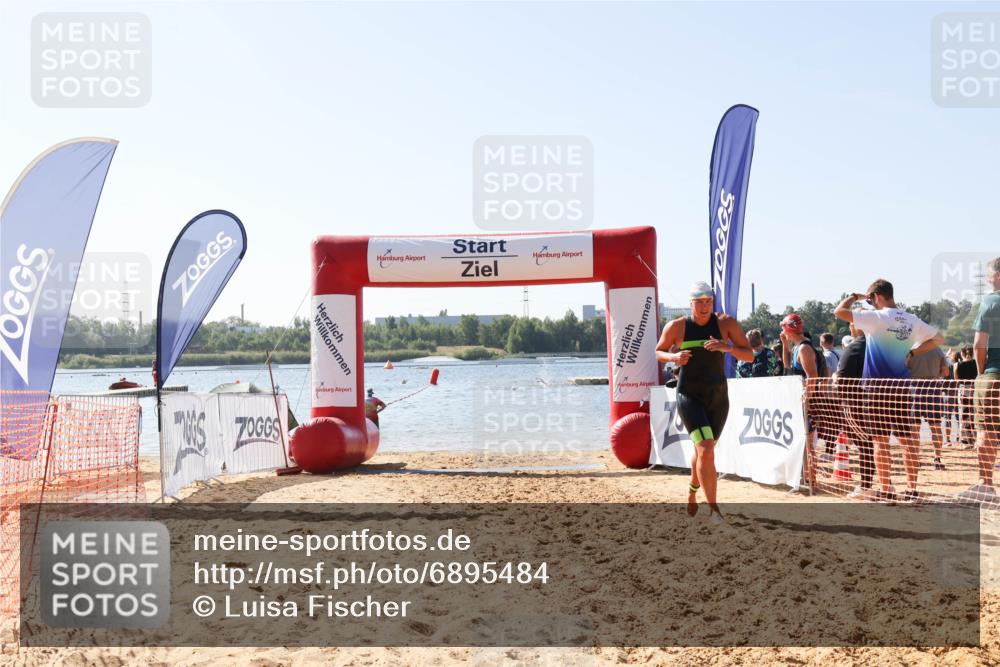 01.09.2024 - 17. Tribühne Triathlon Luisa Fischer http://msf.ph/oto/6895484 01.09.2024 11:14:35 Schwimmen 509 meine-sportfotos.de