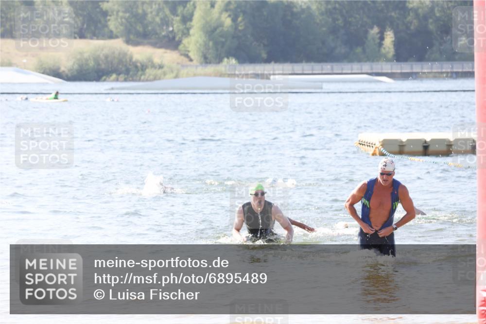 01.09.2024 - 17. Tribühne Triathlon Luisa Fischer http://msf.ph/oto/6895489 01.09.2024 11:15:08 Schwimmen 510 meine-sportfotos.de