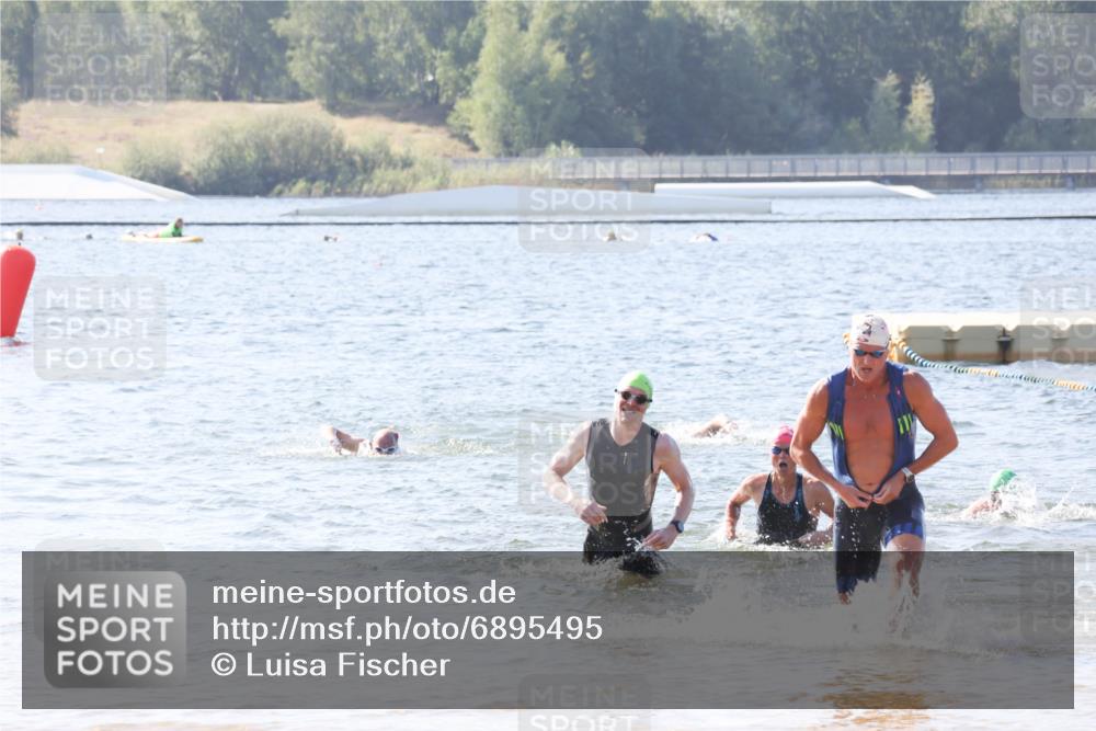 01.09.2024 - 17. Tribühne Triathlon Luisa Fischer http://msf.ph/oto/6895495 01.09.2024 11:15:10 Schwimmen 454, 510 meine-sportfotos.de