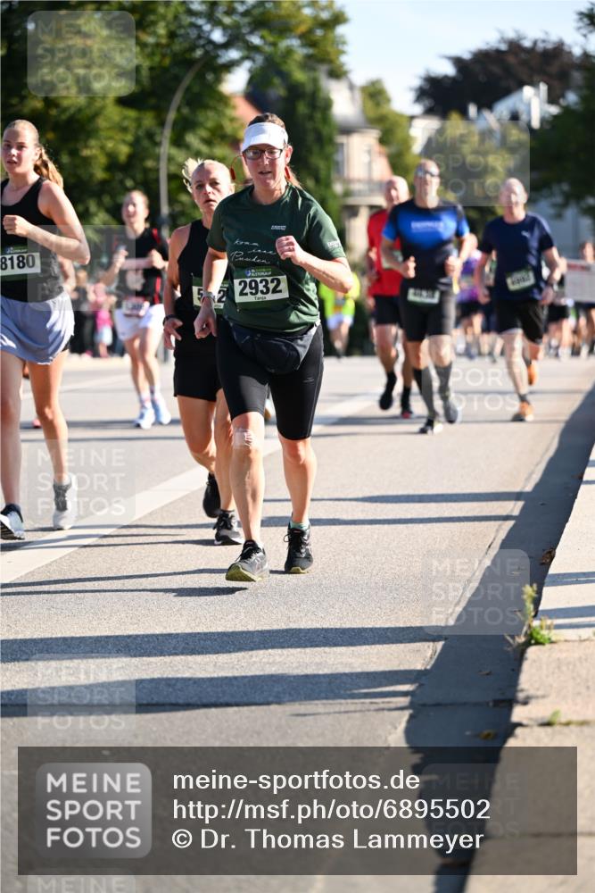 01.09.2024 - BARMER Alsterlauf Dr. Thomas Lammeyer http://msf.ph/oto/6895502 01.09.2024 09:32:59 Laufen 8180, 22932 meine-sportfotos.de