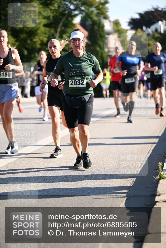 01.09.2024 - BARMER Alsterlauf Dr. Thomas Lammeyer http://msf.ph/oto/6895505 01.09.2024 09:32:59 Laufen 3180, 135, 2932 meine-sportfotos.de