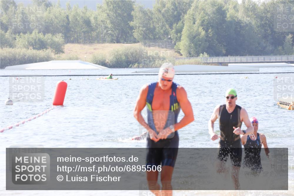 01.09.2024 - 17. Tribühne Triathlon Luisa Fischer http://msf.ph/oto/6895506 01.09.2024 11:15:14 Schwimmen 454, 504, 510 meine-sportfotos.de