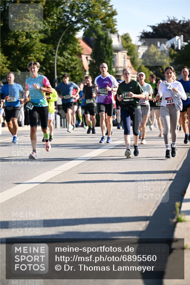 01.09.2024 - BARMER Alsterlauf Dr. Thomas Lammeyer http://msf.ph/oto/6895560 01.09.2024 09:33:05 Laufen 071, 4357, 346, 3561, 3464, 136, 012, 237, 829 meine-sportfotos.de