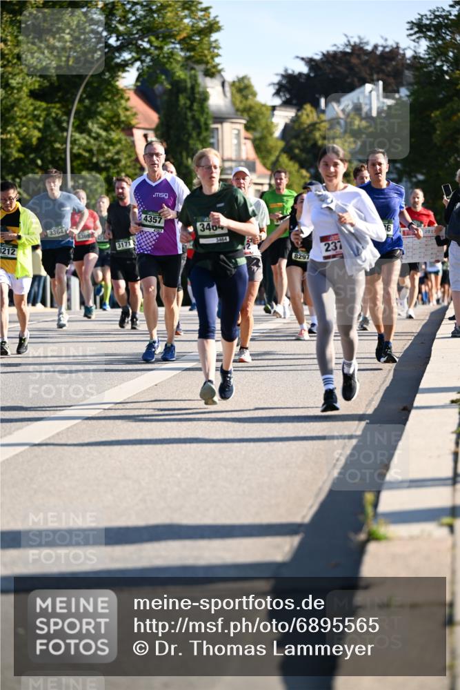 01.09.2024 - BARMER Alsterlauf Dr. Thomas Lammeyer http://msf.ph/oto/6895565 01.09.2024 09:33:06 Laufen 212, 3364, 8369, 3171, 4357, 57, 340, 3464, 8297, 237, 6, 2017 meine-sportfotos.de