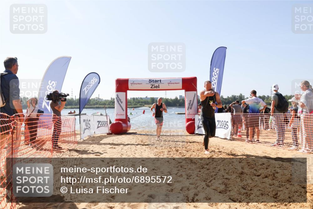 01.09.2024 - 17. Tribühne Triathlon Luisa Fischer http://msf.ph/oto/6895572 01.09.2024 11:15:37 Schwimmen 489, 511 meine-sportfotos.de