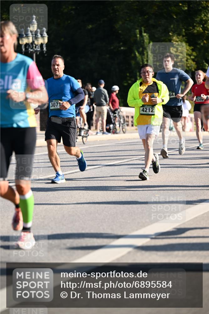 01.09.2024 - BARMER Alsterlauf Dr. Thomas Lammeyer http://msf.ph/oto/6895584 01.09.2024 09:33:08 Laufen 3071, 4212, 64, 8369 meine-sportfotos.de