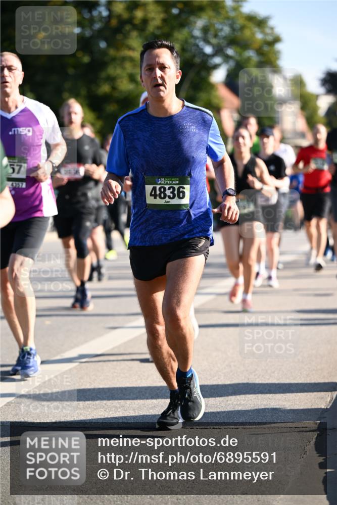 01.09.2024 - BARMER Alsterlauf Dr. Thomas Lammeyer http://msf.ph/oto/6895591 01.09.2024 09:33:09 Laufen 57, 4357, 35, 4836 meine-sportfotos.de