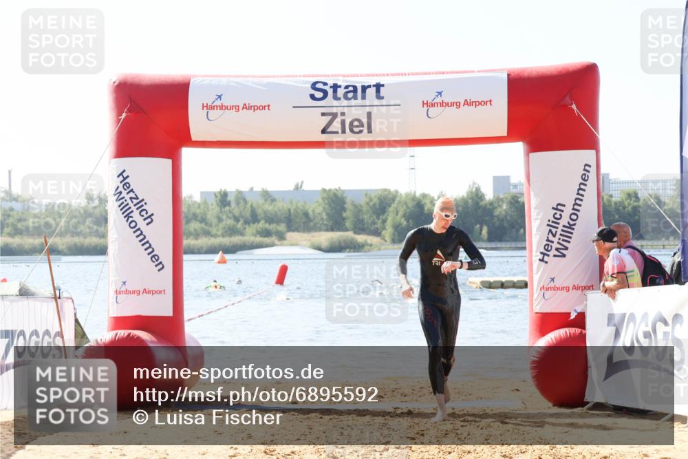 01.09.2024 - 17. Tribühne Triathlon Luisa Fischer http://msf.ph/oto/6895592 01.09.2024 11:16:22 Schwimmen 475 meine-sportfotos.de