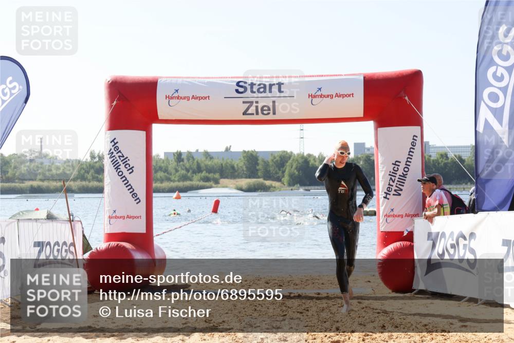 01.09.2024 - 17. Tribühne Triathlon Luisa Fischer http://msf.ph/oto/6895595 01.09.2024 11:16:23 Schwimmen 475 meine-sportfotos.de