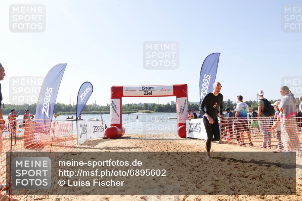 01.09.2024 - 17. Tribühne Triathlon Luisa Fischer http://msf.ph/oto/6895602 01.09.2024 11:16:25 Schwimmen 475 meine-sportfotos.de