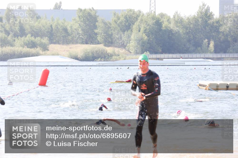 01.09.2024 - 17. Tribühne Triathlon Luisa Fischer http://msf.ph/oto/6895607 01.09.2024 11:16:54 Schwimmen 465, 486 meine-sportfotos.de