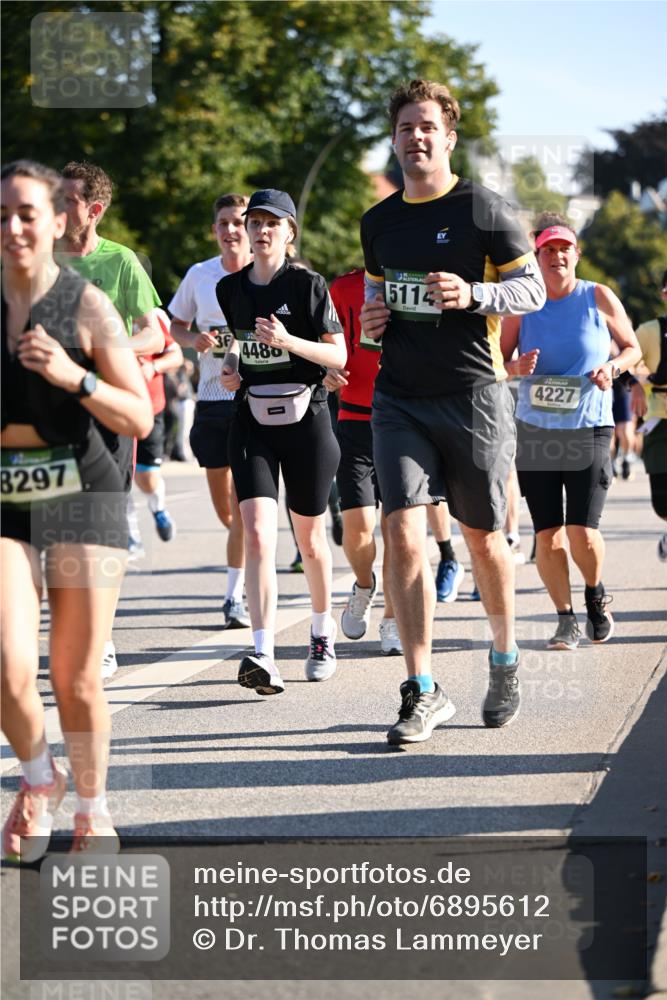 01.09.2024 - BARMER Alsterlauf Dr. Thomas Lammeyer http://msf.ph/oto/6895612 01.09.2024 09:33:11 Laufen 8297, 5114, 3, 4486, 4227 meine-sportfotos.de