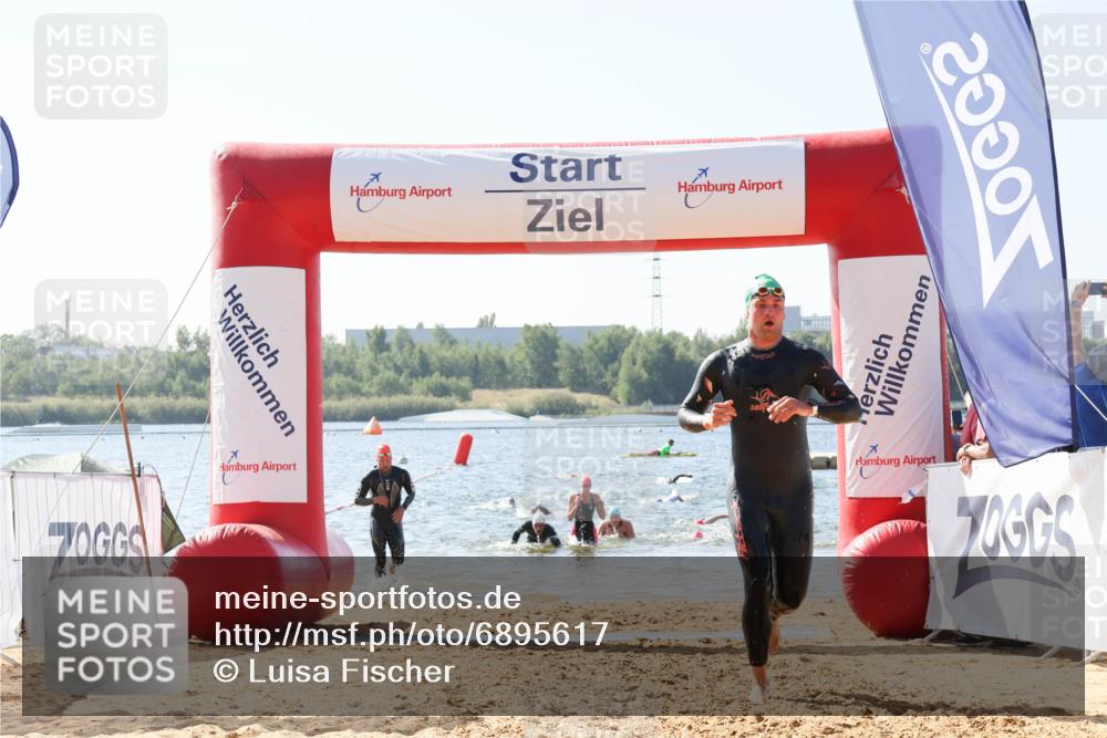01.09.2024 - 17. Tribühne Triathlon Luisa Fischer http://msf.ph/oto/6895617 01.09.2024 11:16:57 Schwimmen 465, 486, 524 meine-sportfotos.de