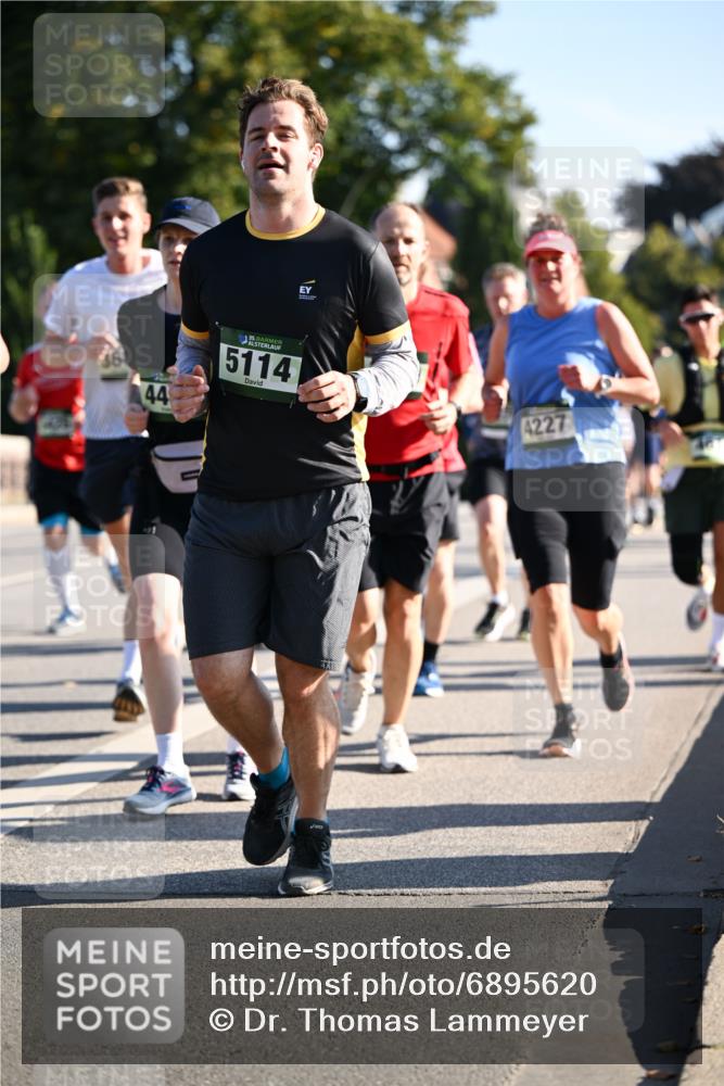 01.09.2024 - BARMER Alsterlauf Dr. Thomas Lammeyer http://msf.ph/oto/6895620 01.09.2024 09:33:12 Laufen 44, 35, 5114, 4227 meine-sportfotos.de