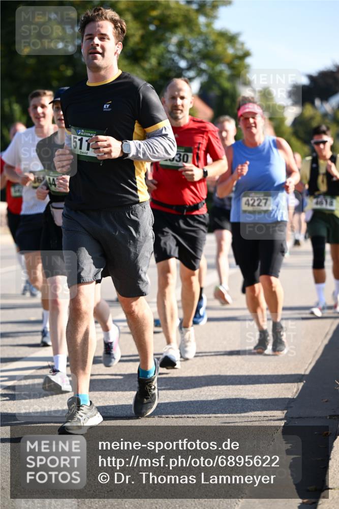 01.09.2024 - BARMER Alsterlauf Dr. Thomas Lammeyer http://msf.ph/oto/6895622 01.09.2024 09:33:12 Laufen 135, 5110, 30, 4227, 4618 meine-sportfotos.de