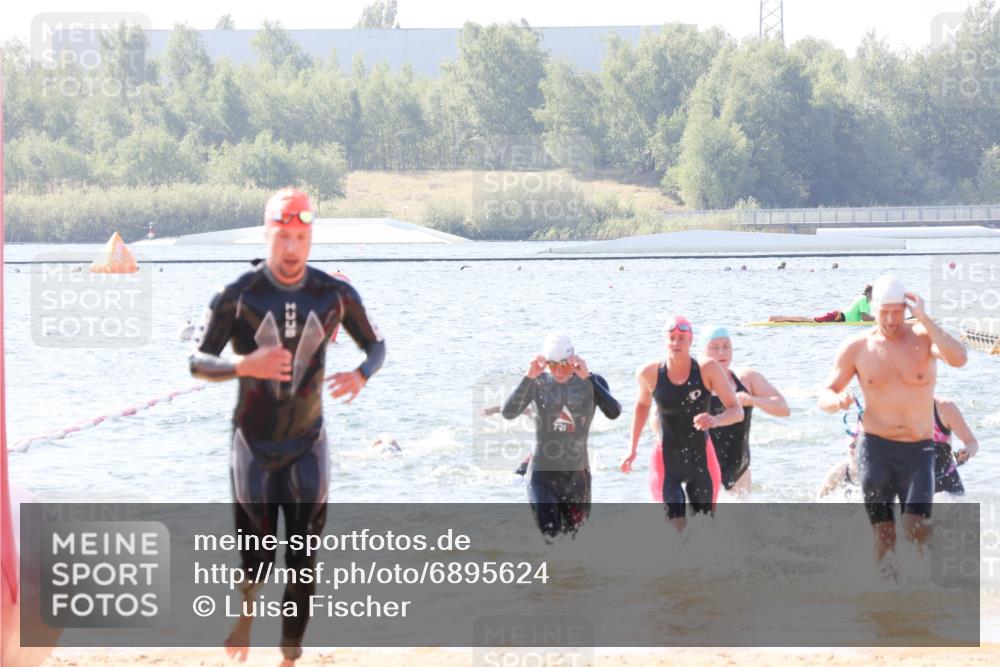 01.09.2024 - 17. Tribühne Triathlon Luisa Fischer http://msf.ph/oto/6895624 01.09.2024 11:17:01 Schwimmen 465, 472, 486, 524, 528, 545, 552, 553 meine-sportfotos.de