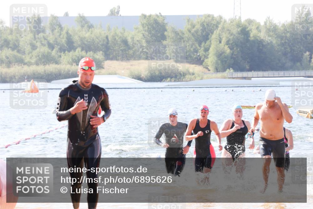 01.09.2024 - 17. Tribühne Triathlon Luisa Fischer http://msf.ph/oto/6895626 01.09.2024 11:17:01 Schwimmen 465, 472, 486, 524, 528, 545, 552, 553 meine-sportfotos.de
