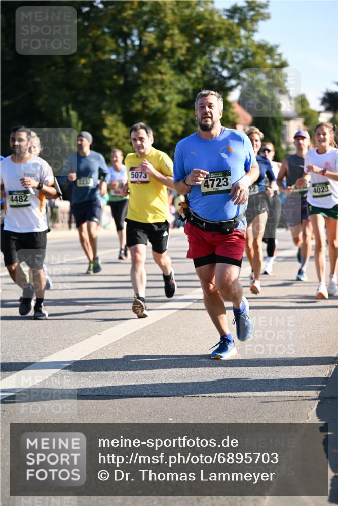 01.09.2024 - BARMER Alsterlauf Dr. Thomas Lammeyer http://msf.ph/oto/6895703 01.09.2024 09:33:21 Laufen 4482, 5073, 4723, 4023 meine-sportfotos.de