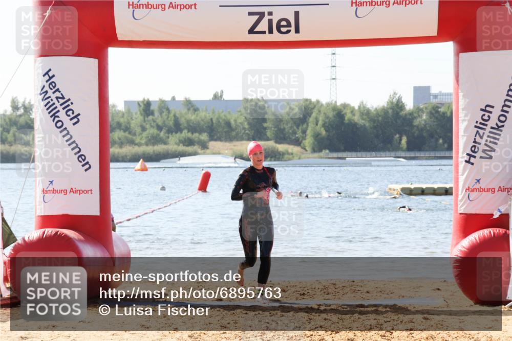 01.09.2024 - 17. Tribühne Triathlon Luisa Fischer http://msf.ph/oto/6895763 01.09.2024 11:17:42 Schwimmen 455 meine-sportfotos.de