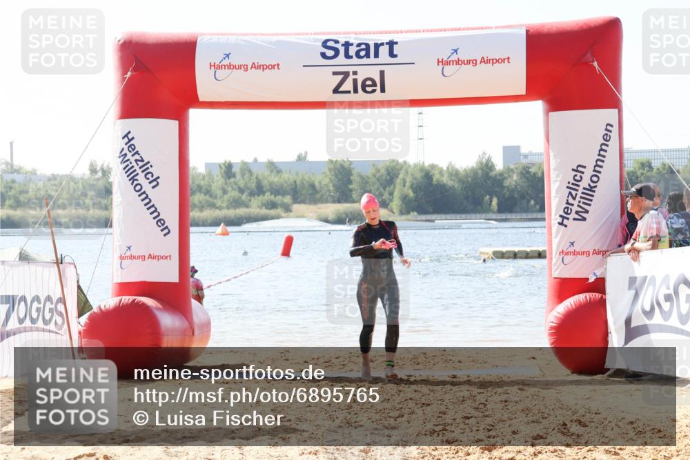 01.09.2024 - 17. Tribühne Triathlon Luisa Fischer http://msf.ph/oto/6895765 01.09.2024 11:17:43 Schwimmen 455 meine-sportfotos.de