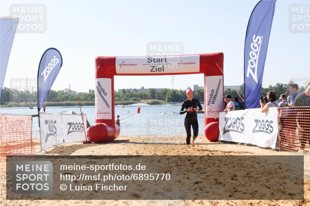 01.09.2024 - 17. Tribühne Triathlon Luisa Fischer http://msf.ph/oto/6895770 01.09.2024 11:17:44 Schwimmen 455 meine-sportfotos.de