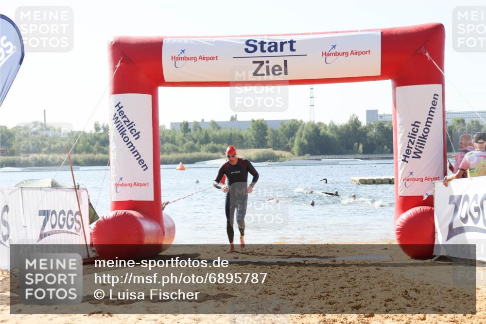 01.09.2024 - 17. Tribühne Triathlon Luisa Fischer http://msf.ph/oto/6895787 01.09.2024 11:18:14 Schwimmen 557 meine-sportfotos.de