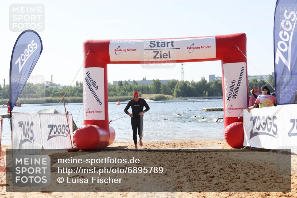01.09.2024 - 17. Tribühne Triathlon Luisa Fischer http://msf.ph/oto/6895789 01.09.2024 11:18:14 Schwimmen 557 meine-sportfotos.de